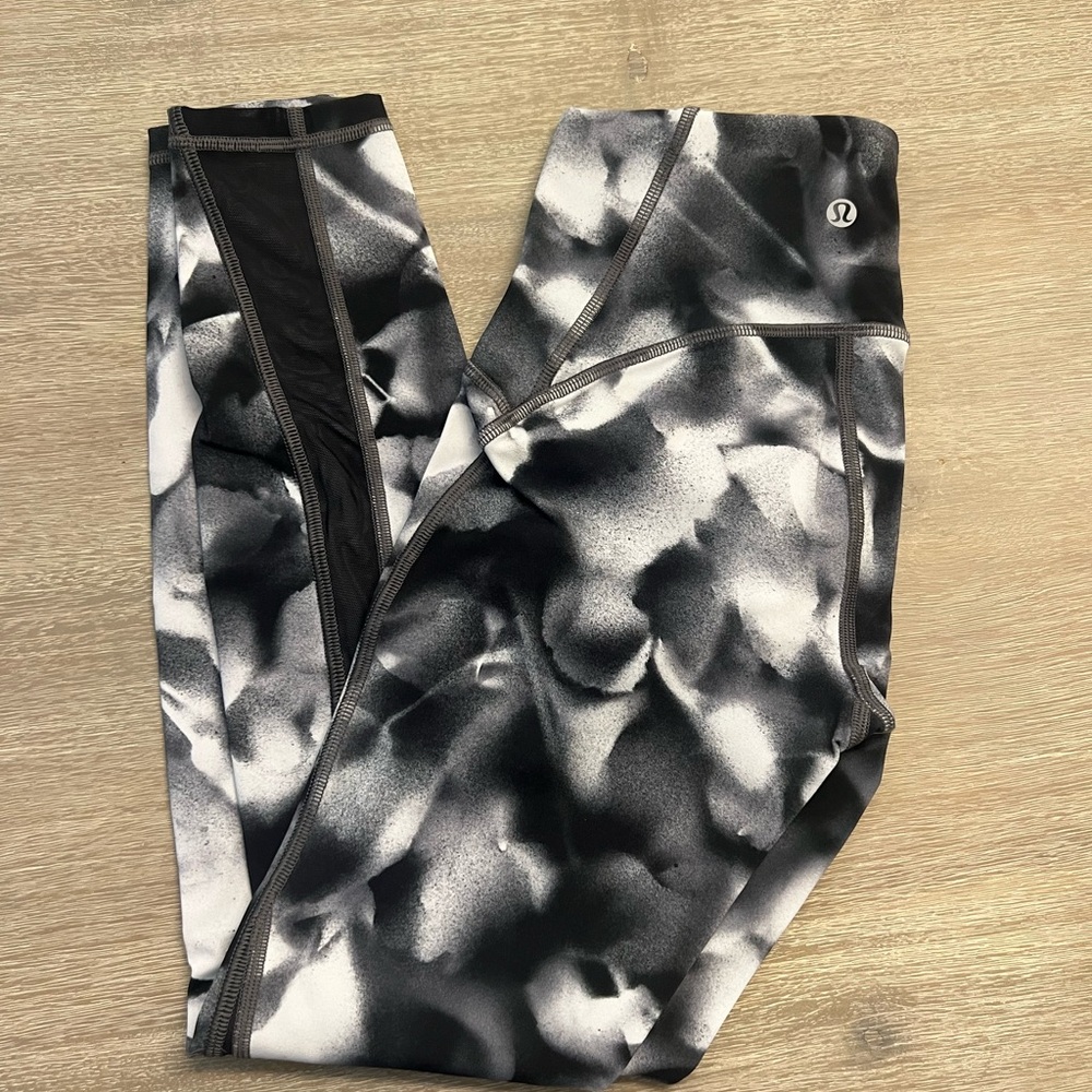 Lululemon yoga pants